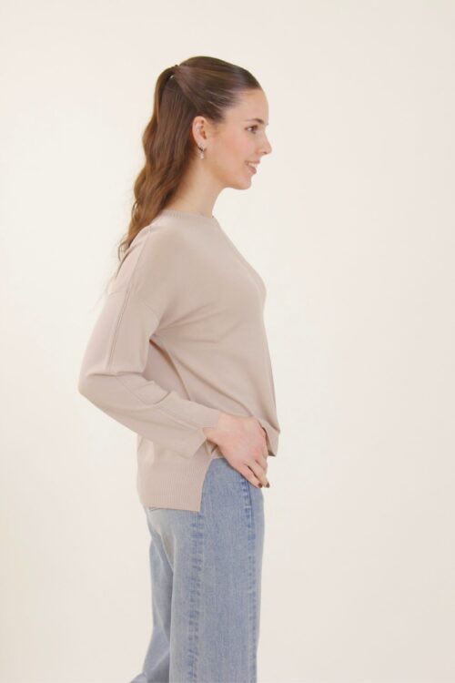 Alternative view of MAGLIA CON CUCITURA A VISTA DAVANTI E DIETRO