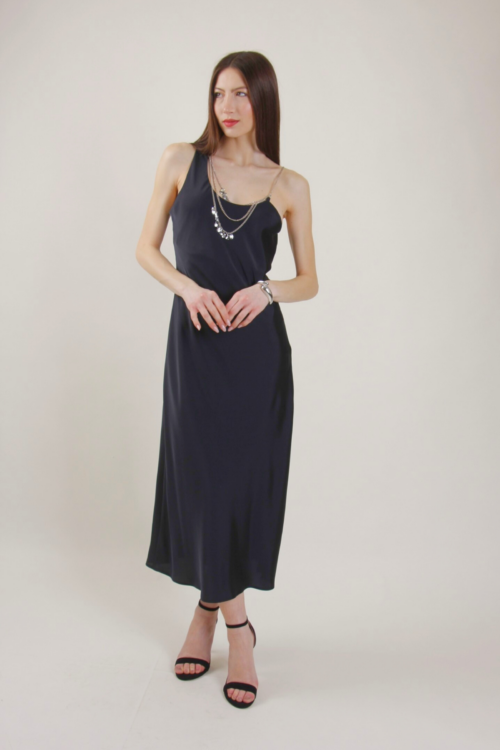 Alternative view of ABITO LUNGO CON COLLANE