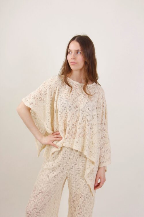 Alternative view of PONCHO TRAFORATO ASIMMETRICO