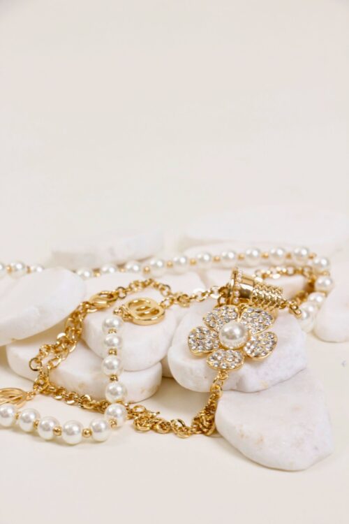 Alternative view of COLLANA CON PERLE E CATENA DORATA