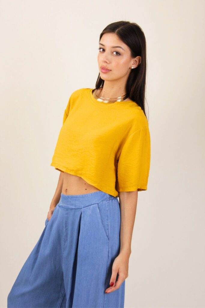 CRINKLED-EFFECT CROP TOP 