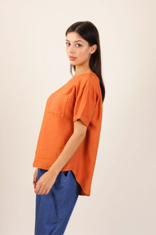 Alternative view of T-SHIRT CON TASCHINA IN TESSUTO EFFETTO STROPICCIATO