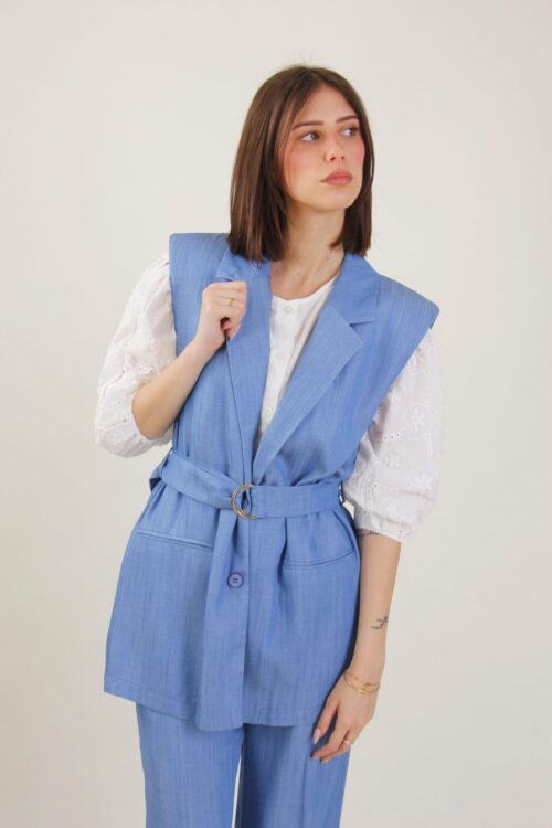 GILET CON SPALLINE IMBOTTITE E CINTURA