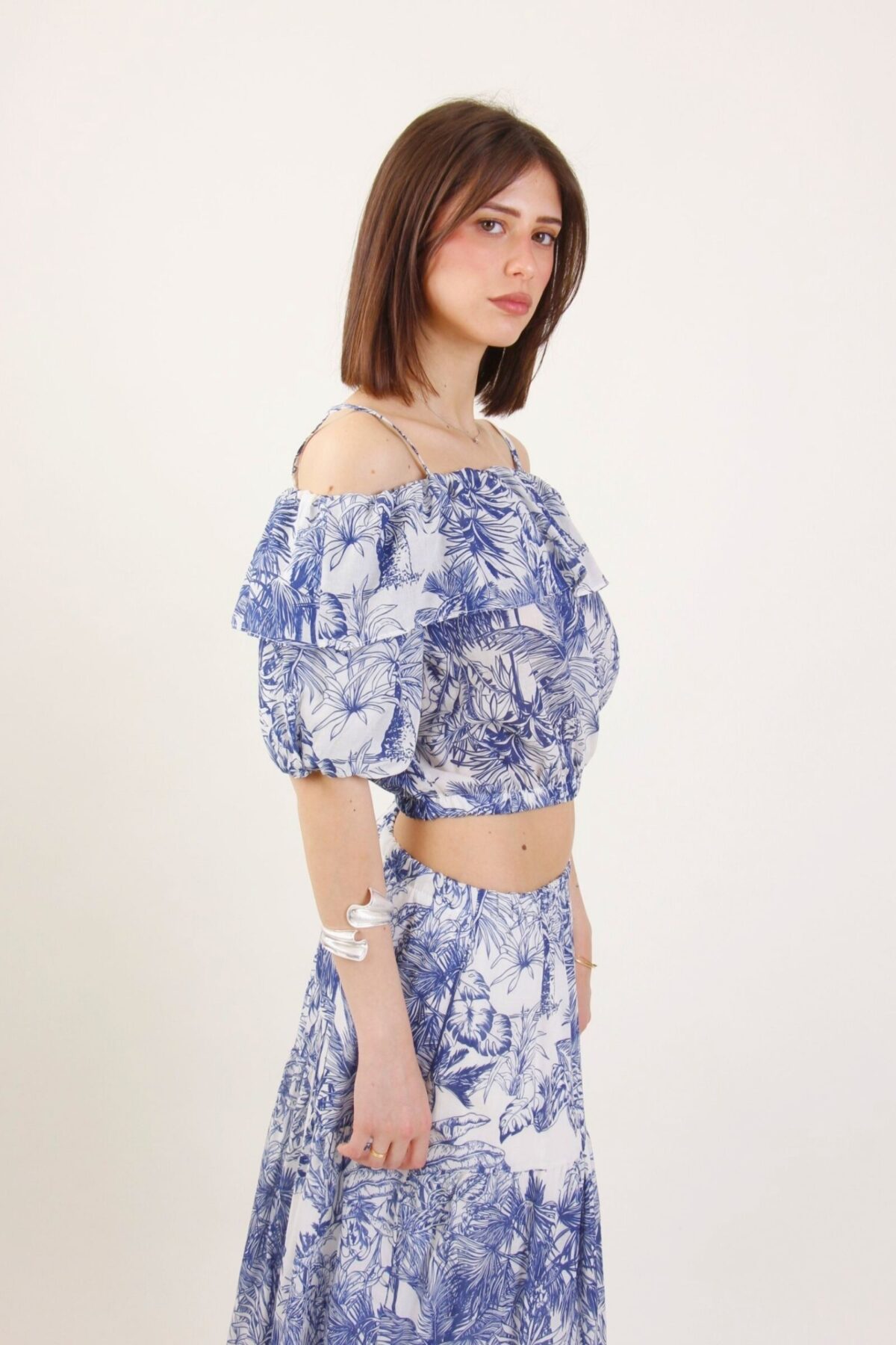TOP CON SCOLLO ALLA BARDOT STAMPA TROPICALE