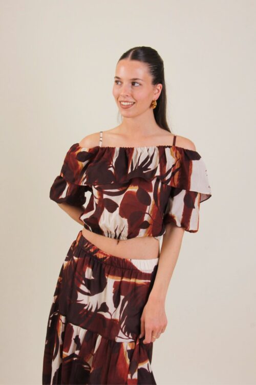 TOP CON SCOLLO ALLA BARDOT STAMPA TROPICALE