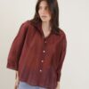 CAMICIA SEMITRASPARENTE DALLA LINEA AMPIA - India, TU