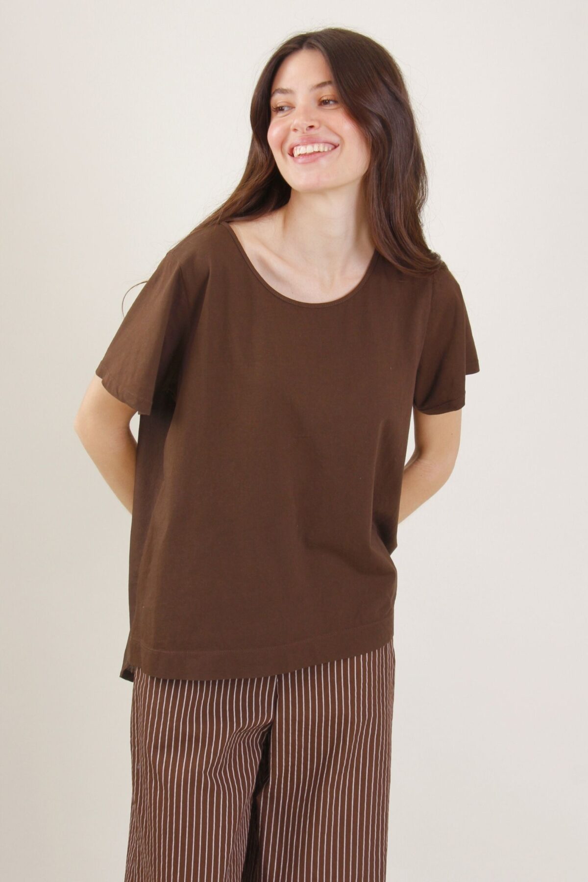 T-SHIRT IN COTONE ASIMMETRICA