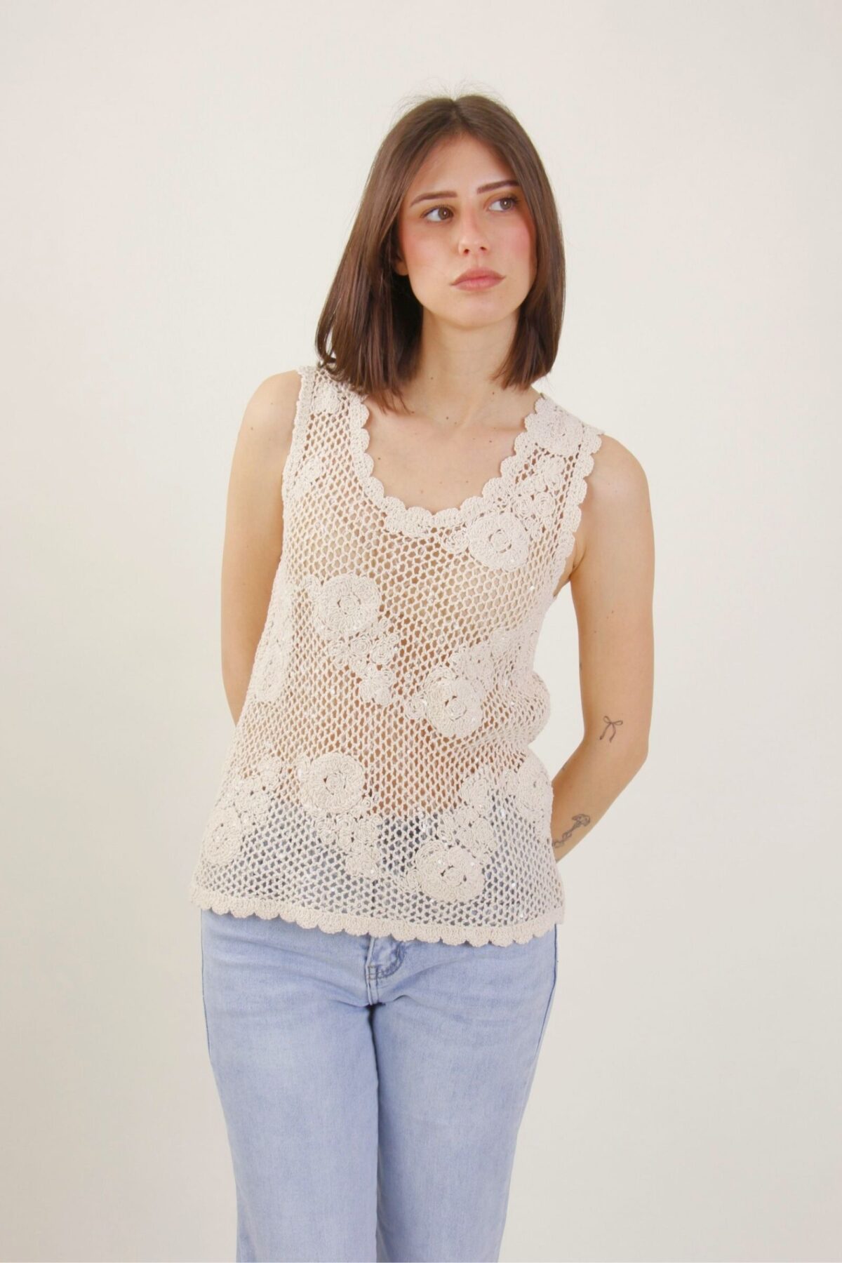 TOP IN CROCHET LAVORAZIONE FLOREALE