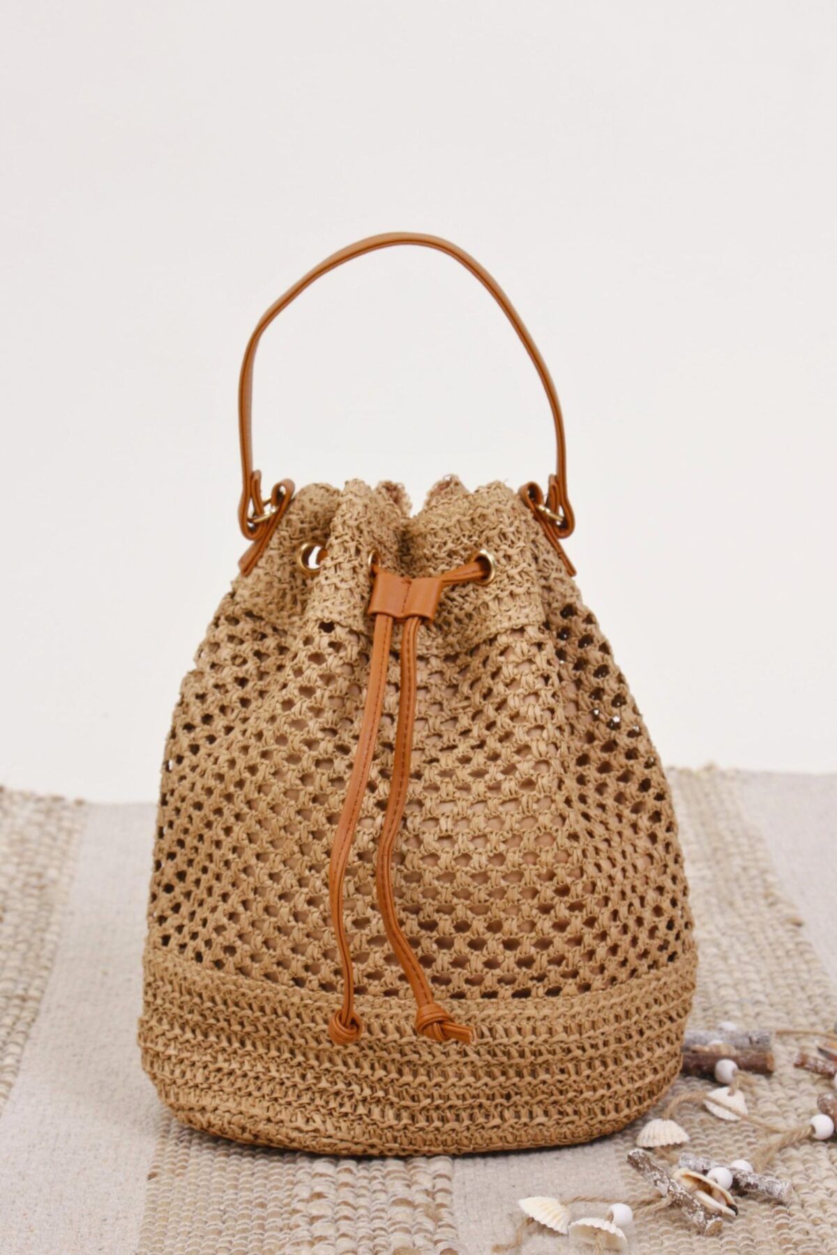 BORSA A SECCHIELLO IN RAFIA