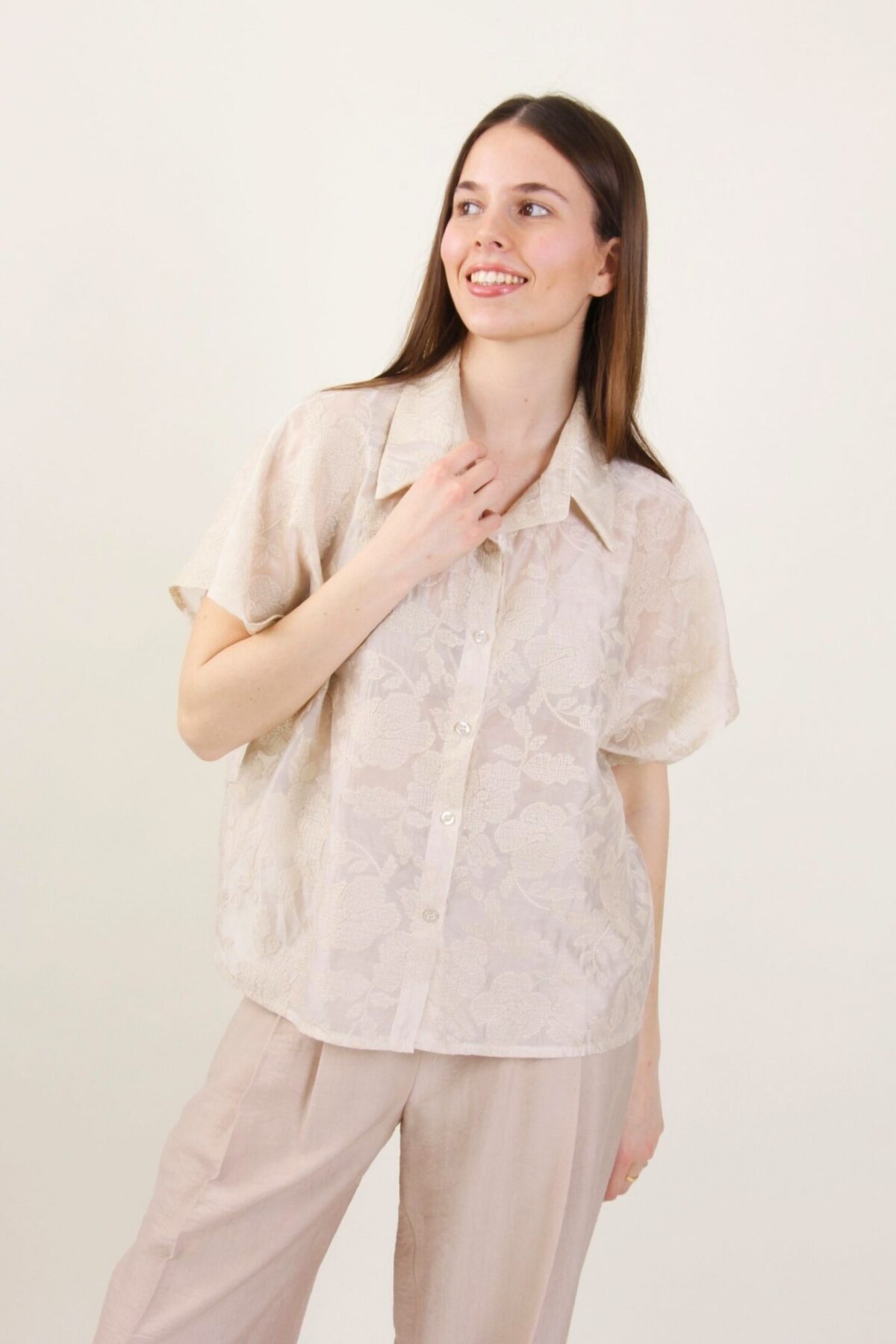 CAMICIA A SCATOLETTA CON RICAMO FLOREALE