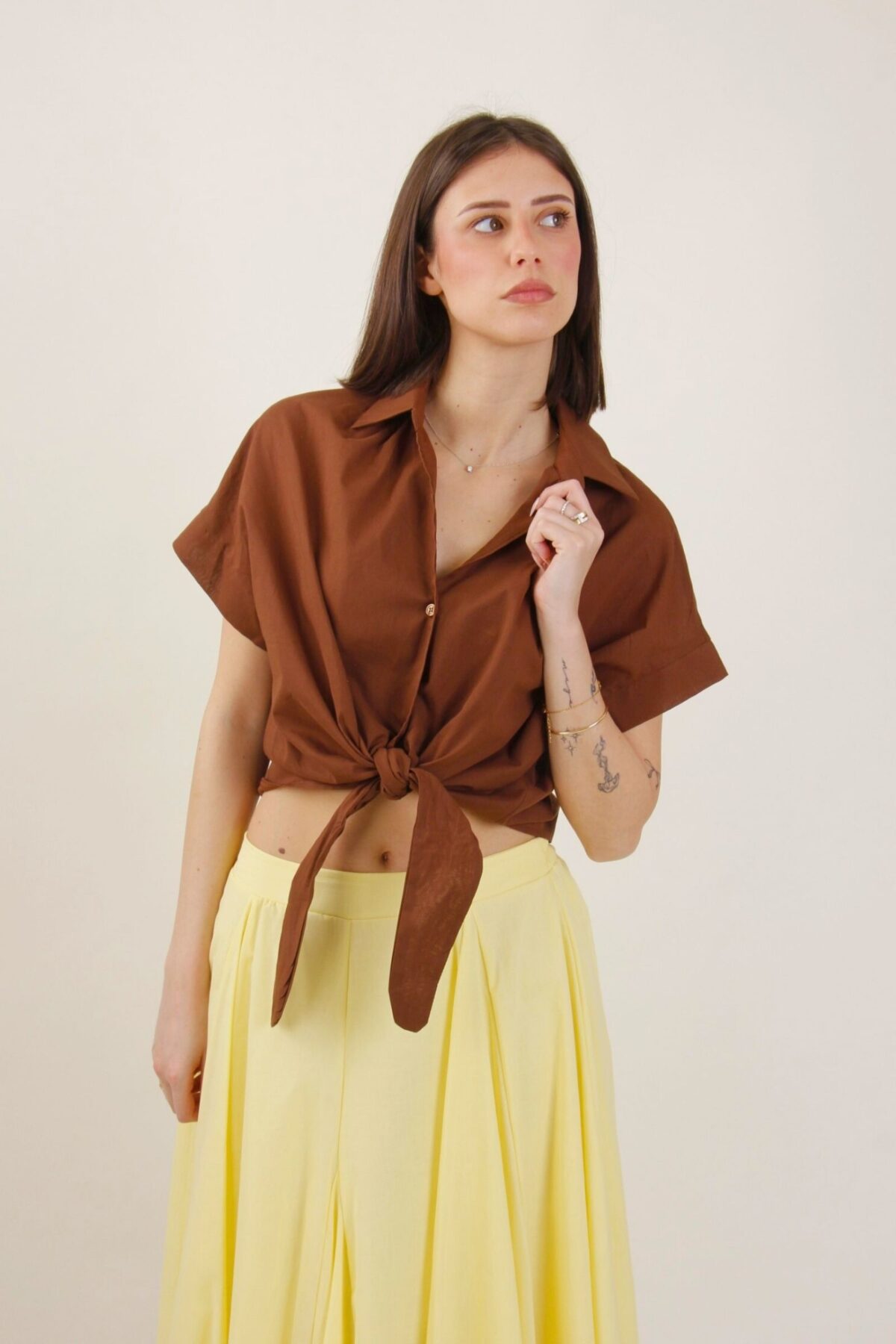 CAMICIA CON NODO FRONTALE