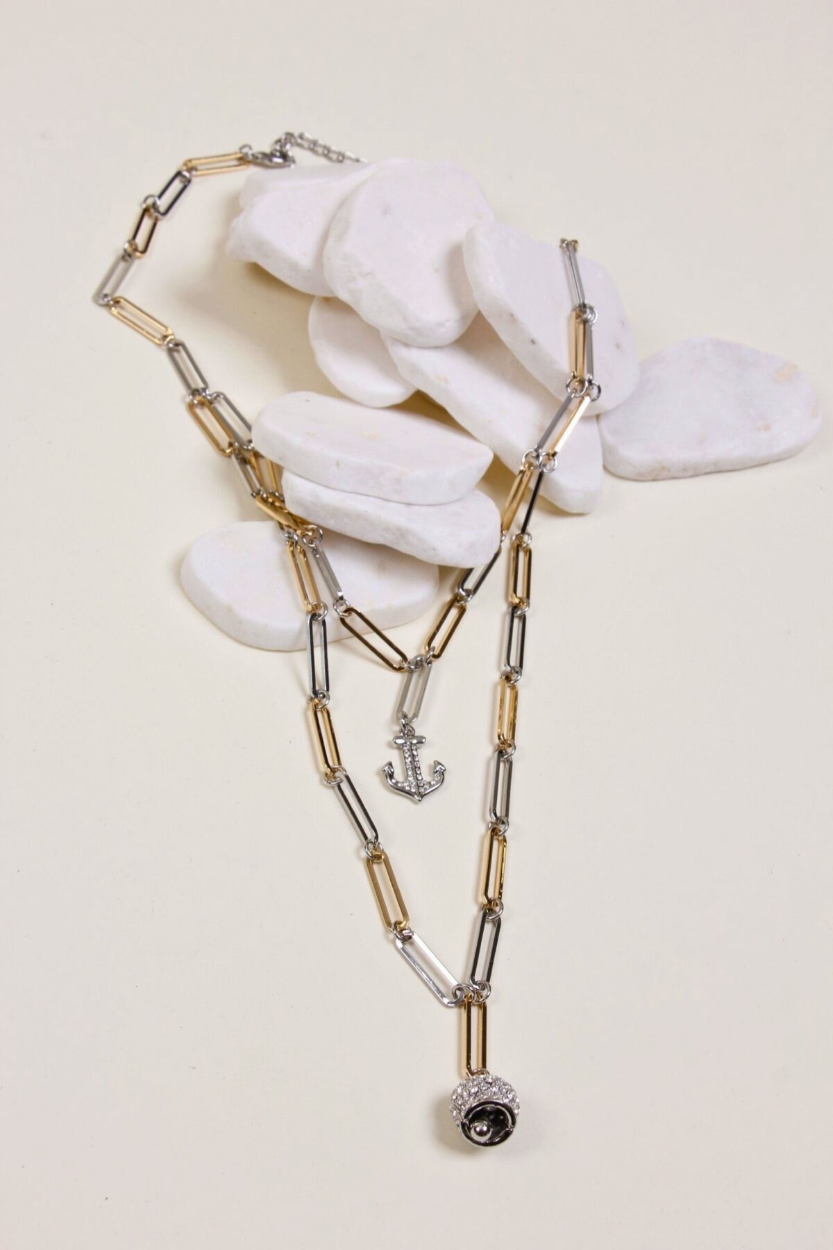 COLLANA BICOLORE CON CIONDOLI