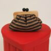 POCHETTE IN RAFIA A RIGHE E CHIUSURA CON SFERE - Nero, TU