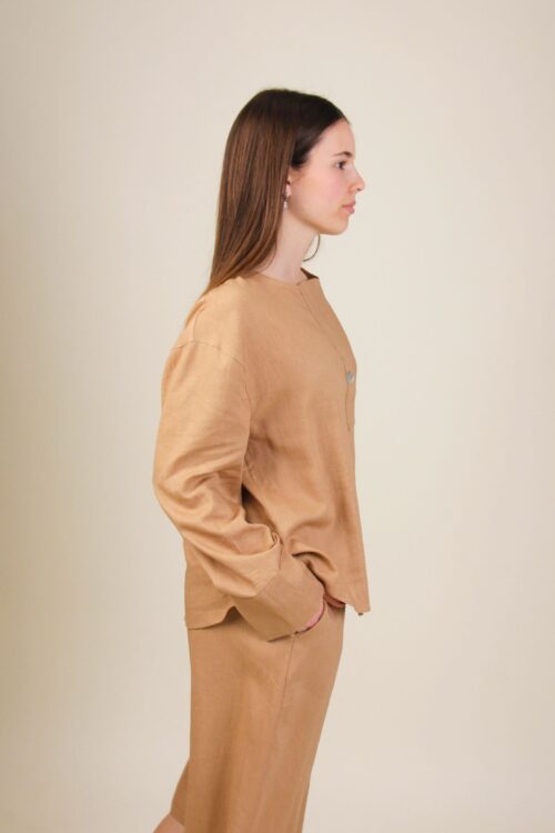 Alternative view of BLUSA CON COLLO ALLA COREANA IN LINO