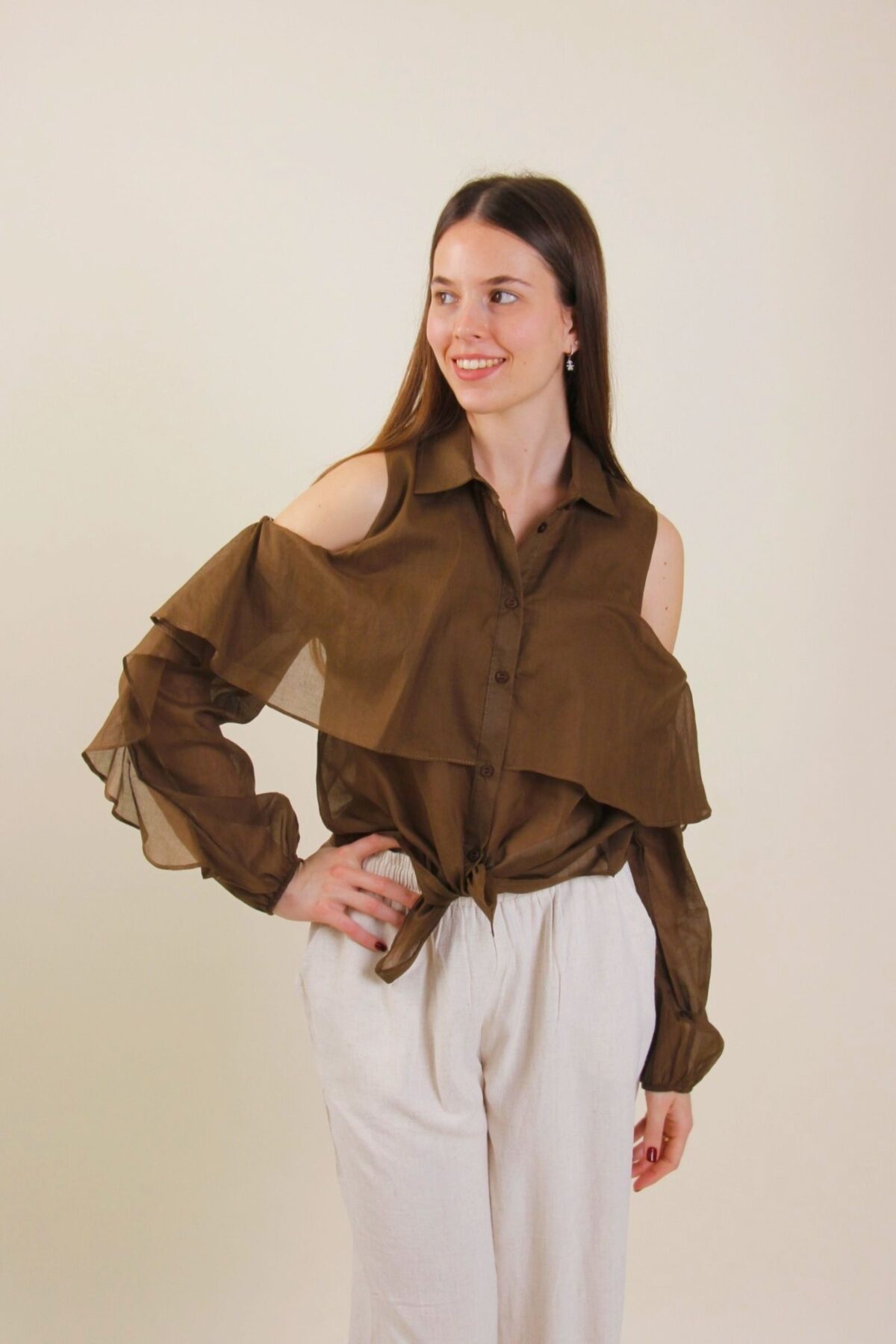 CAMICIA IN COTONE CON SPALLE SCOPERTE E BALZA