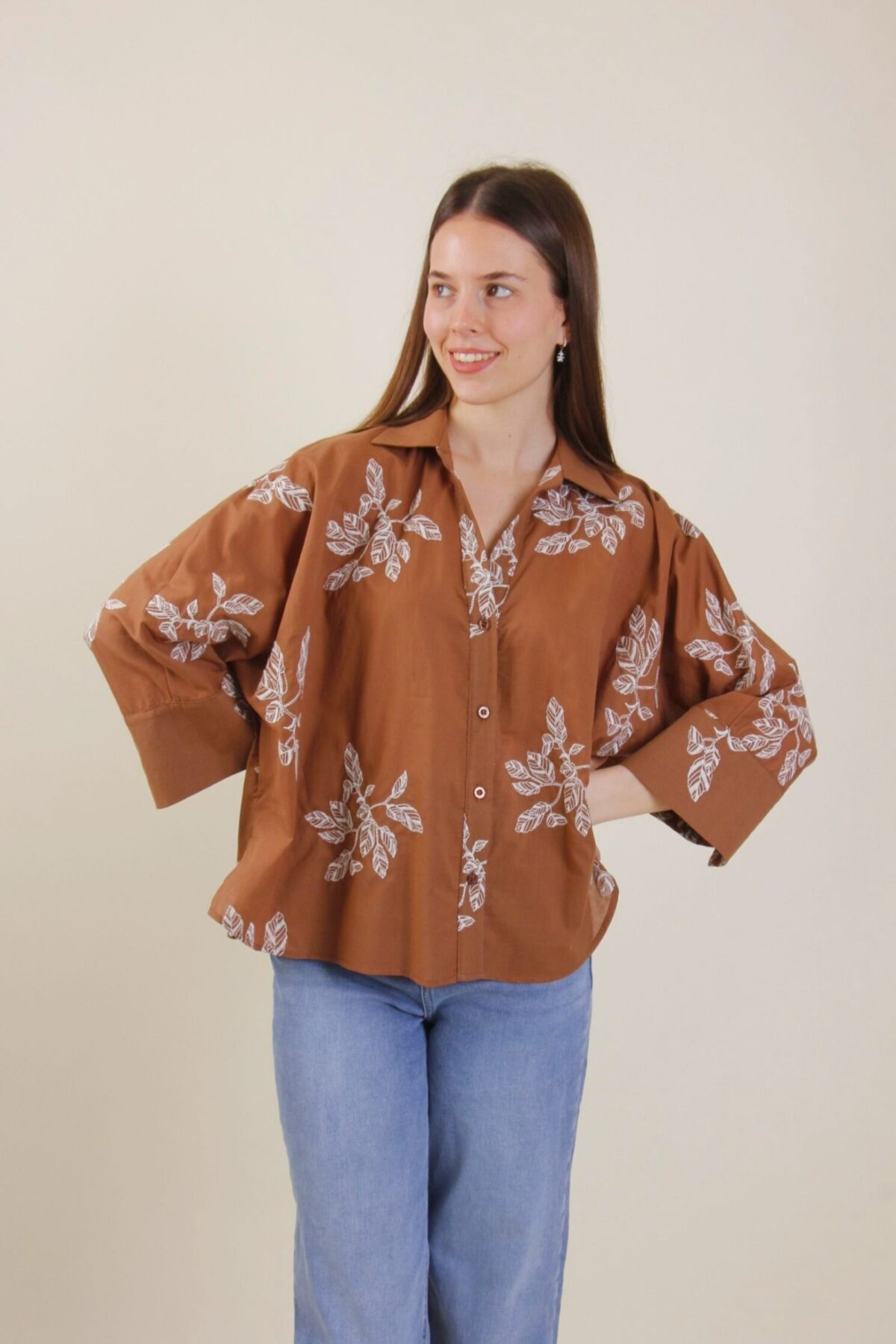 CAMICIA OVER IN COTONE CON RICAMO FOGLIE