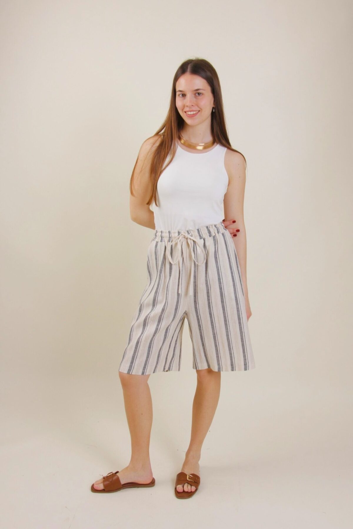 BERMUDA A RIGHE CON COULISSE IN LINO