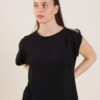 T-SHIRT CON DRAPPEGGIO SULLA SPALLA E DETTAGLIO METALLICO - Nero, TU