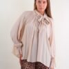 CAMICIA CON FIOCCO AL COLLO E MANICHE CON ARRICCIATURE - Beige, TU