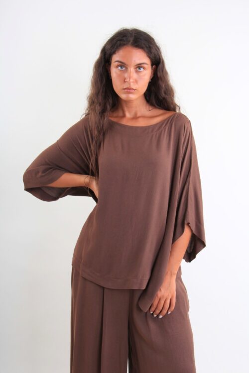 BLUSA IN VISCOSA FLUIDA CON MANICHE A PIPISTRELLO
