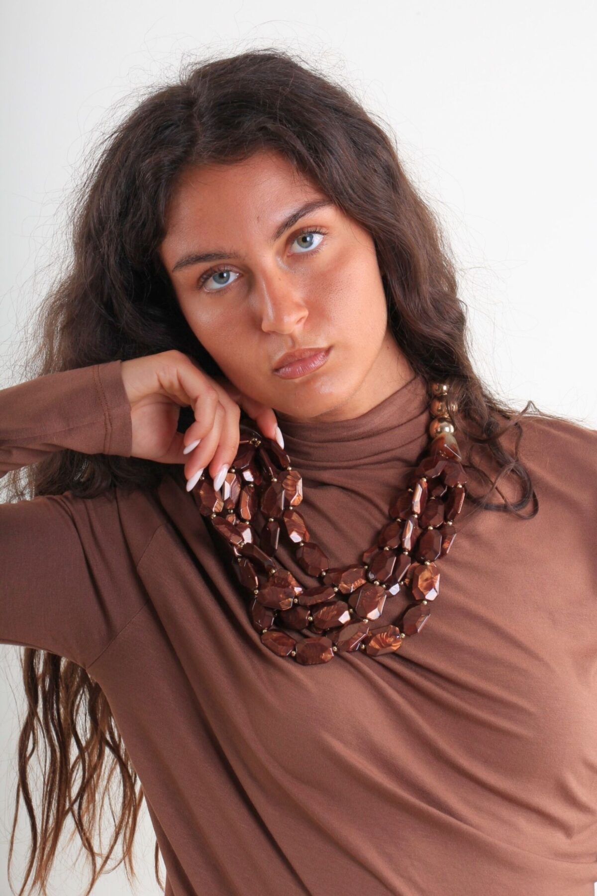 COLLANA CON PIETRE EFFETTO MARMORIZZATO