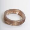 BRACCIALE RIGIDO IN RESINA EFFETTO MARMORIZZATO - Marrone, TU