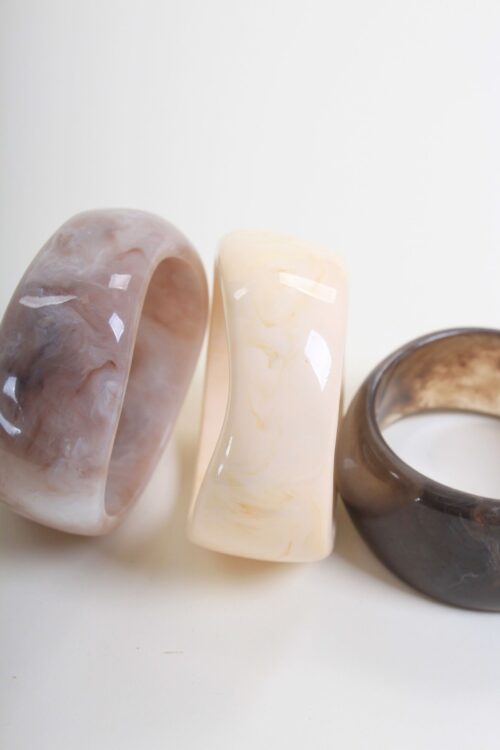 Alternative view of BRACCIALE ALTO RIGIDO IN RESINA EFFETTO MARMORIZZATO