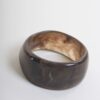 BRACCIALE ALTO RIGIDO IN RESINA EFFETTO MARMORIZZATO - Marrone, TU