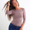 MAGLIA ADERENTE CON MANICA A 3/4 - Tortora, TU