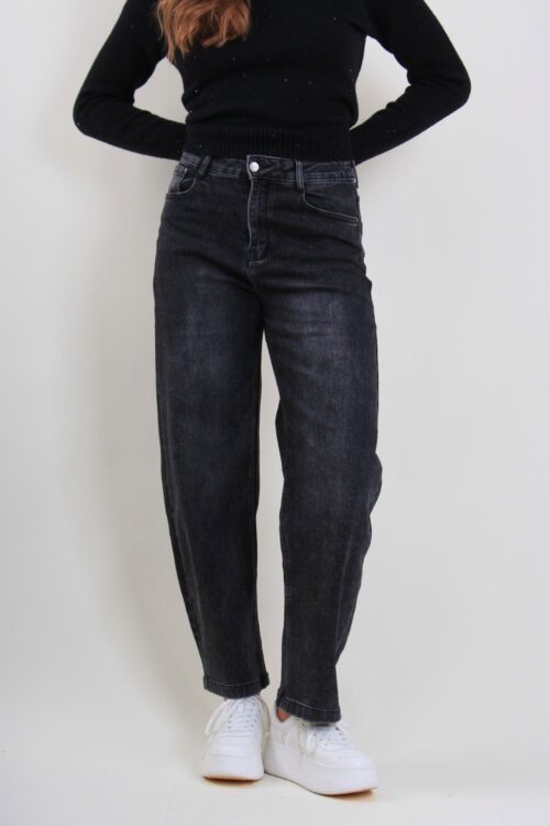 Alternative view of JEANS NERO SLAVATO MODELLO BALLOON