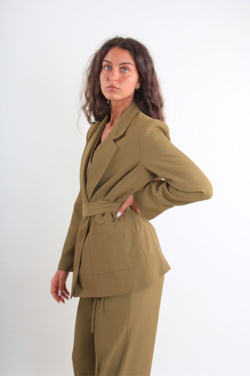Alternative view of BLAZER CON CINTURA IN TESSUTO FLUIDO