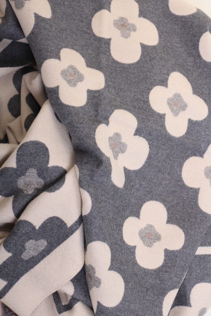 SCIARPA CON MOTIVO FLOREALE - Grigio, TU 