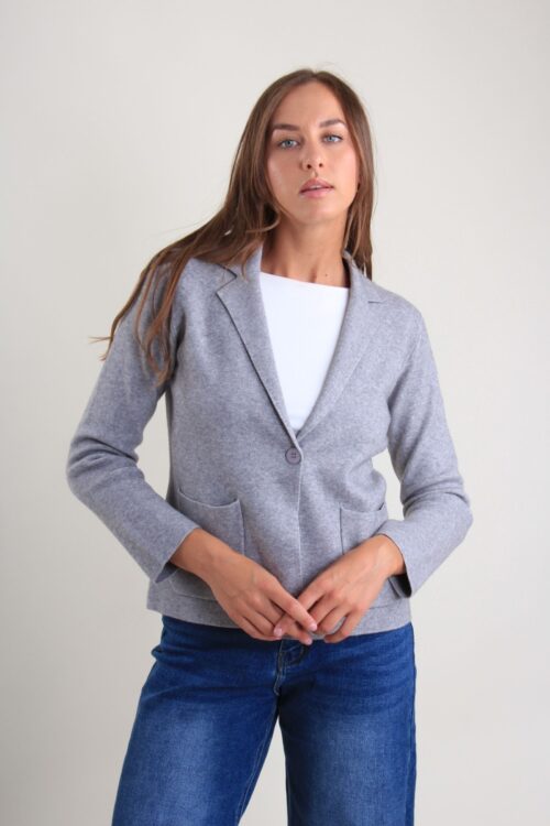 BLAZER IN MAGLIA CON CHIUSURA MONOPETTO