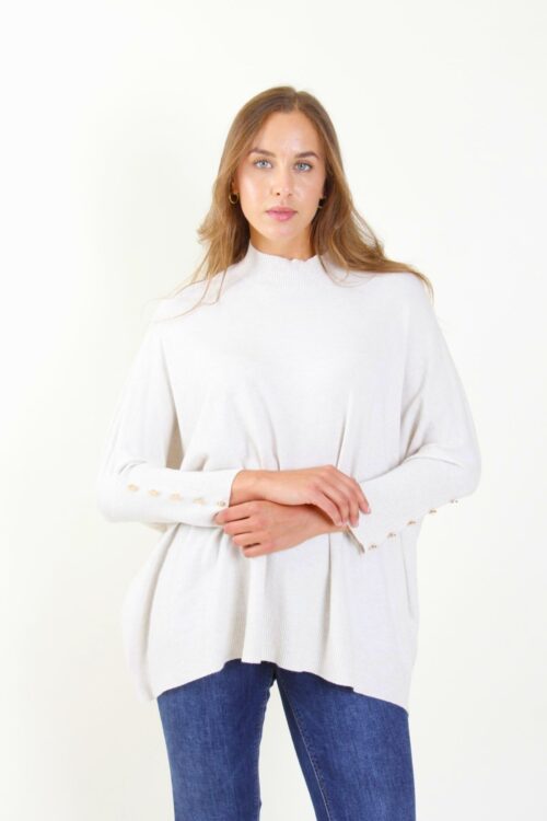 MAGLIA CON BOTTONI DECORATIVI SULLA MANICA