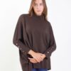 MAGLIA CON BOTTONI DECORATIVI SULLA MANICA - Moro, TU
