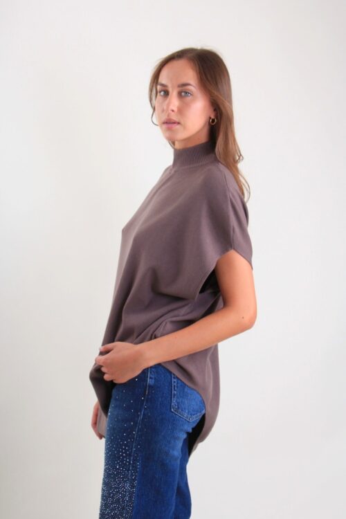 Alternative view of GILET ASIMMETRICO LUNGO IN MAGLIA