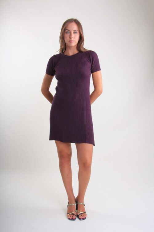 ABITO IN MAGLIA A COSTE CON MANICHE CORTE