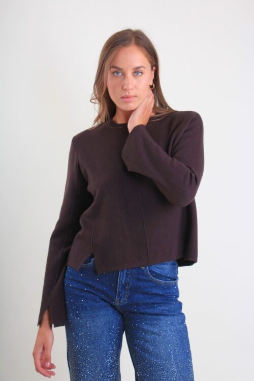 MAGLIA CON CUCITURE A VISTA