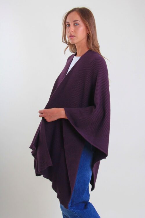 Alternative view of MANTELLA IN MAGLIA A COSTE