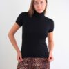 MAGLIA A MANICHE CORTE CON COLLO ALTO - Nero, TU