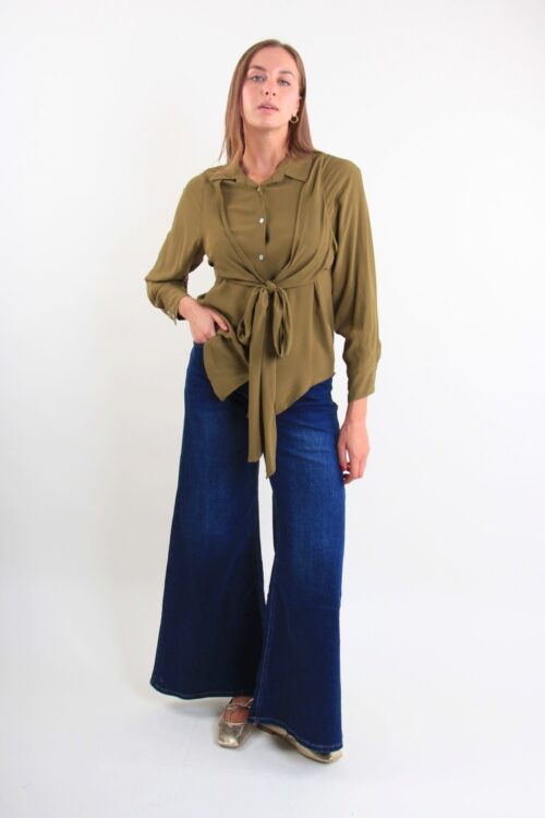 Alternative view of CAMICIA IN VISCOSA CON FIOCCO FRONTALE