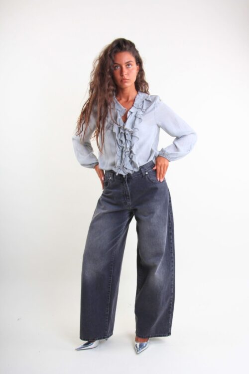 Alternative view of BLUSA LEGGERA CON VOLANT