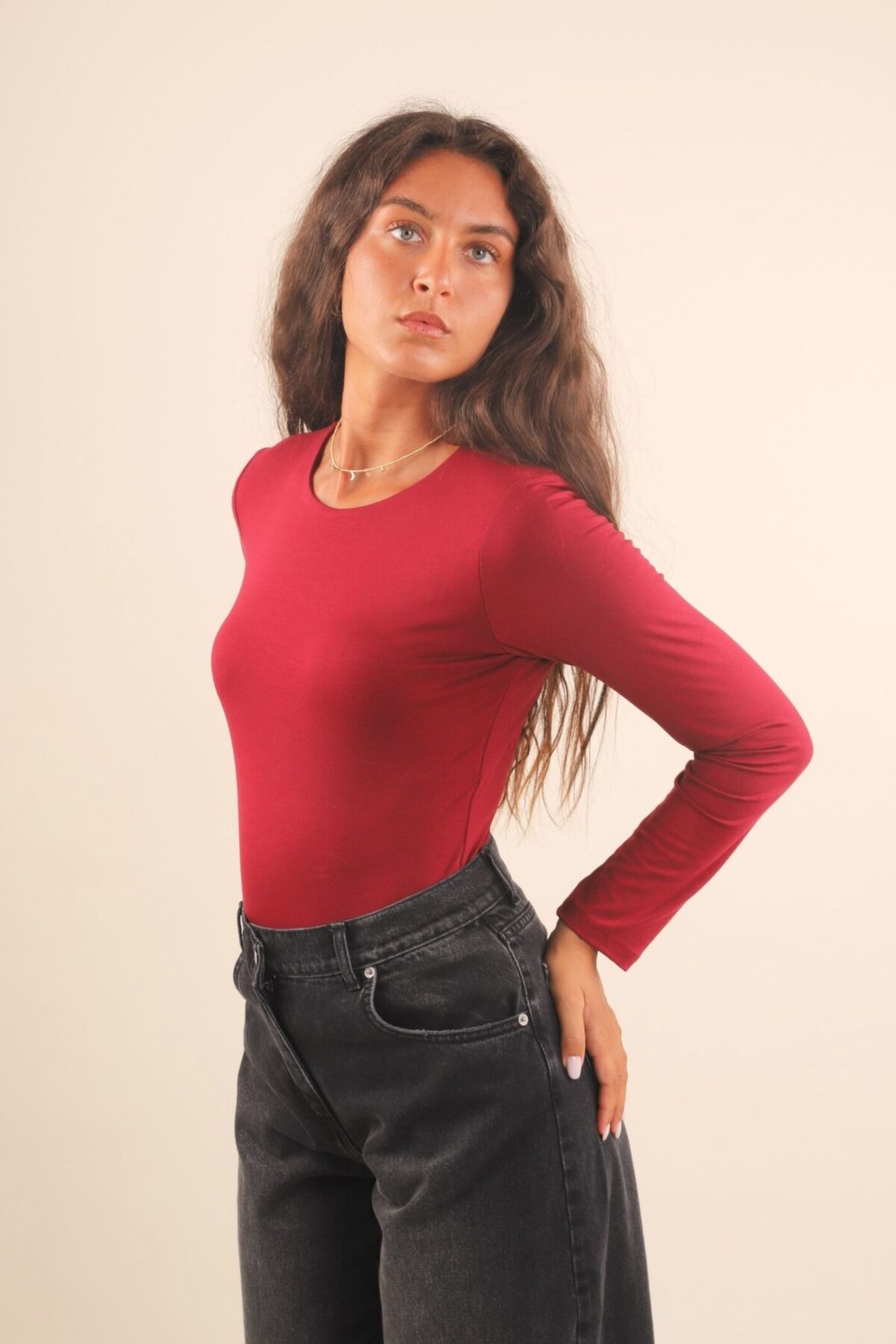 BODY IN VISCOSA A MANICHE LUNGHE CON SCOLLO ROTONDO