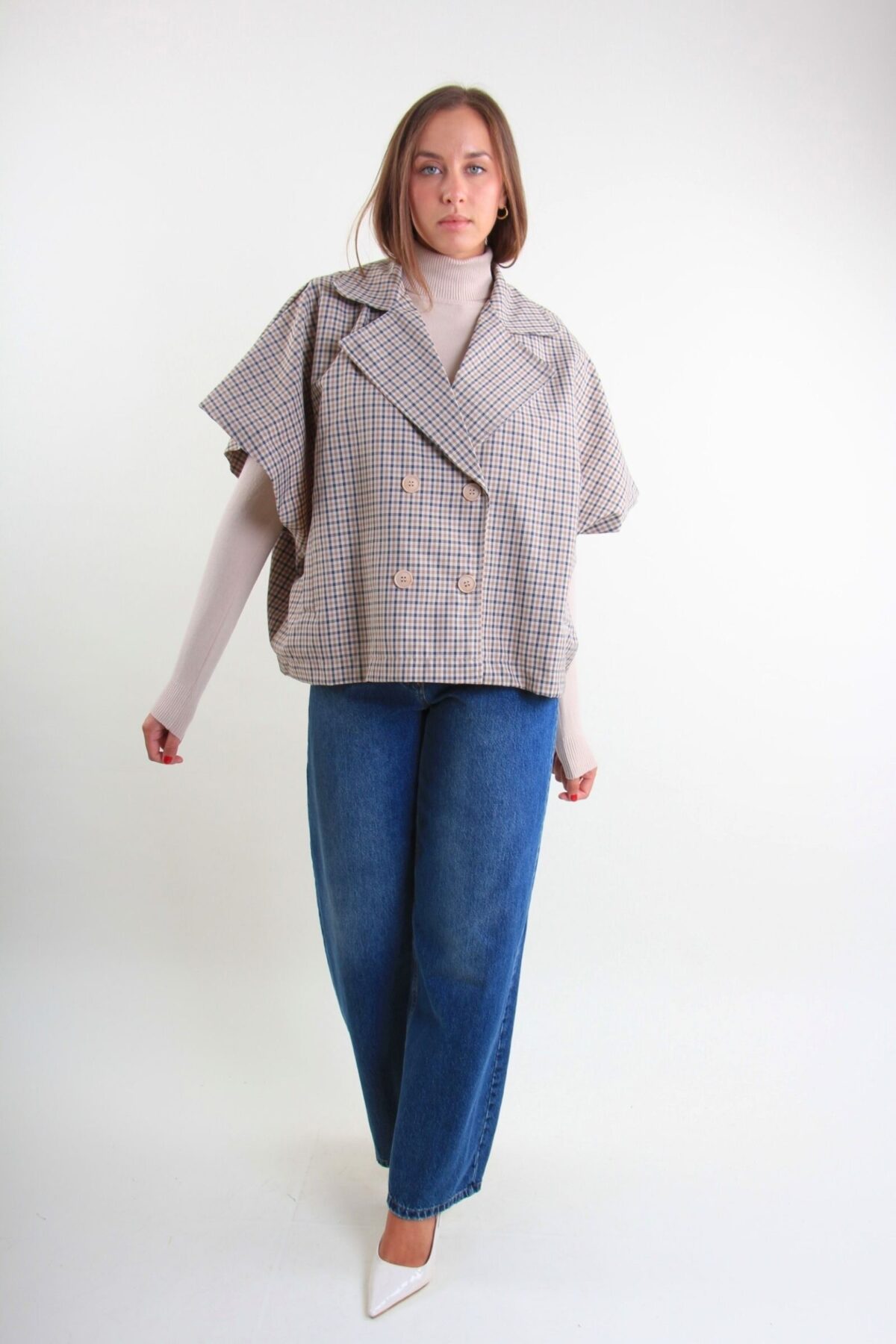 TRENCH CROP SENZA MANICHE CON MOTIVO A QUADRI