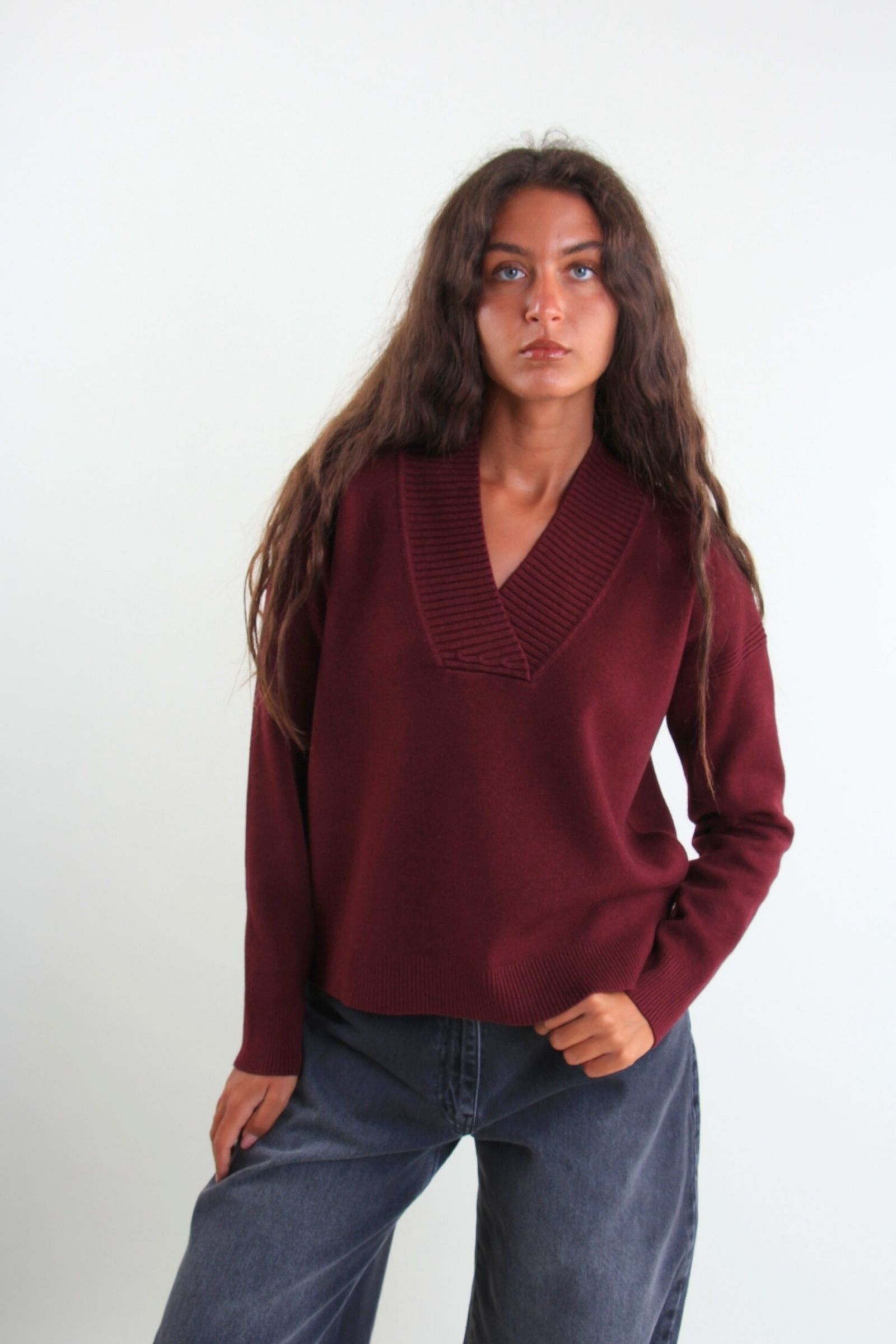 M25209-90_BORDEAUX MAGLIONE CON SCOLLO A V E FINITURE A COSTE - Μπορντό, TU
