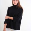 MAGLIA A COLLO ALTO CON TASCHE FRONTALI E MANICHE A 3/4 - Nero, TU