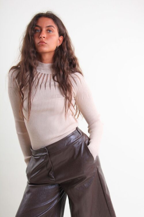 Alternative view of MAGLIA A COSTE CON COLLO ALTO E TRASPARENZE