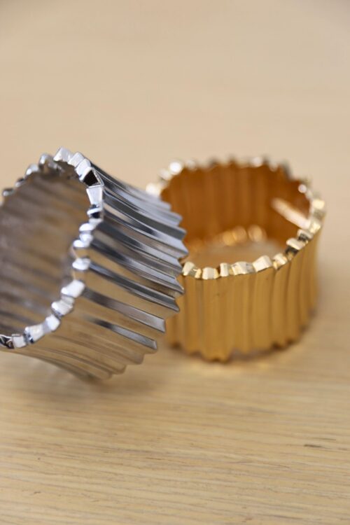 Alternative view of BRACCIALE RIGIDO CON DESIGN GEOMETRICO