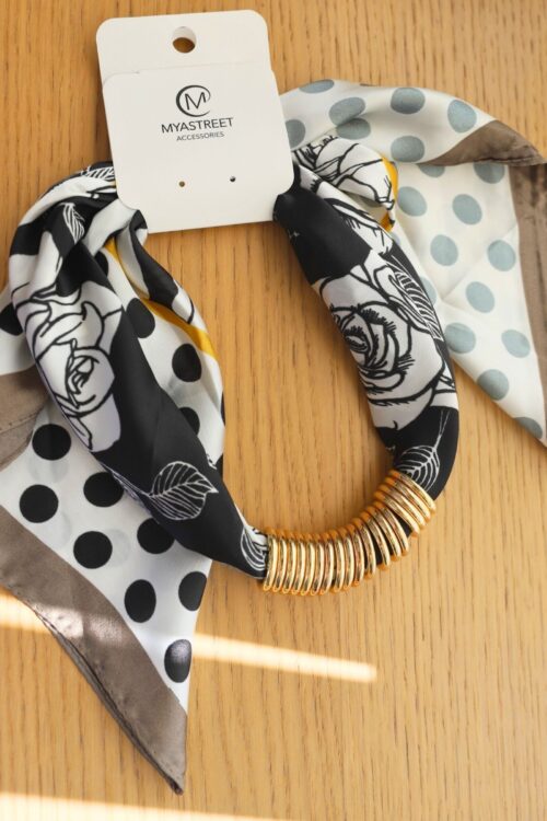 Alternative view of COLLANA FOULARD CON ANELLI DORATI
