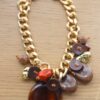 COLLANA MAXI CON CIONDOLI IN RESINA E CATENA DORATA - Oro, TU
